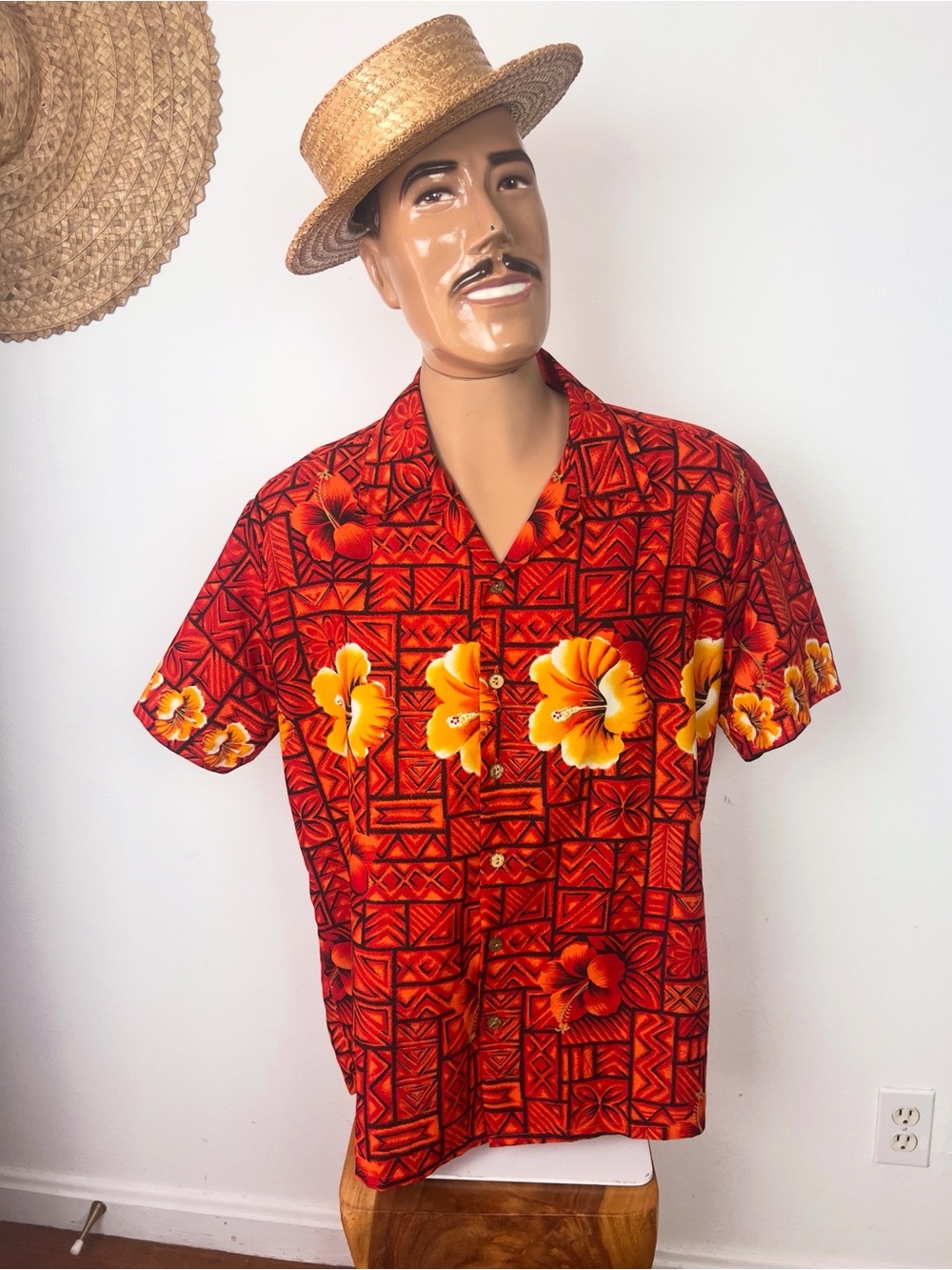 Kennington 90s Vintage Men's Orange Tiki Hawaiian Floral Button-Up Shirt L